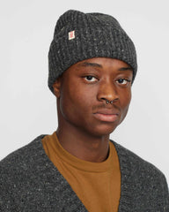 BEANIE RVLT AW25 BLACK