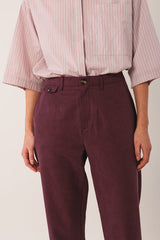 PANTALON CHINO BERENJENA