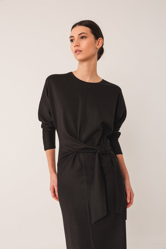 VESTIDO ANUDADO NEGRO