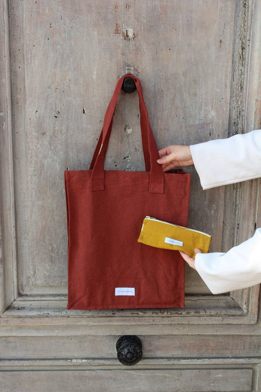 Estuche amarillo